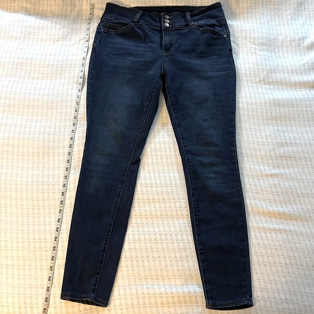 Stretchy skinny jeans